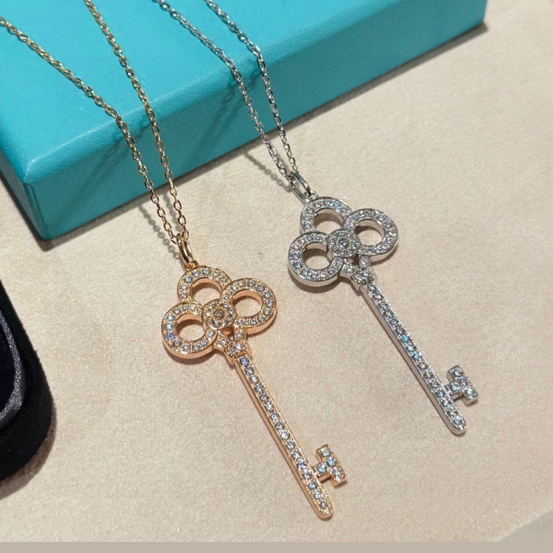 T*f*ny necklaces